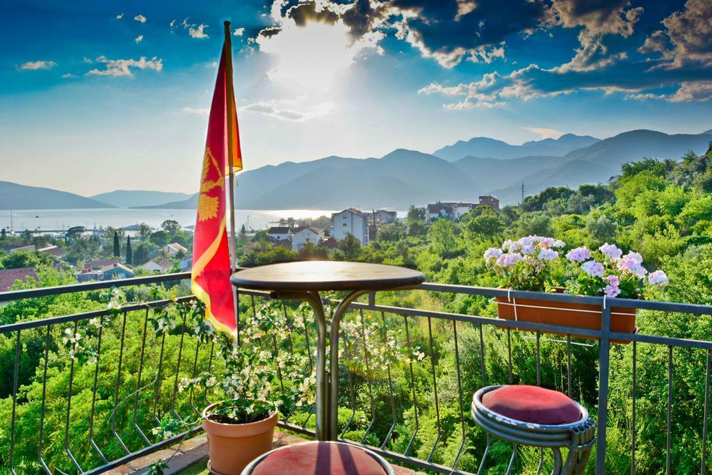 Hostel Anton Tivat Extérieur photo